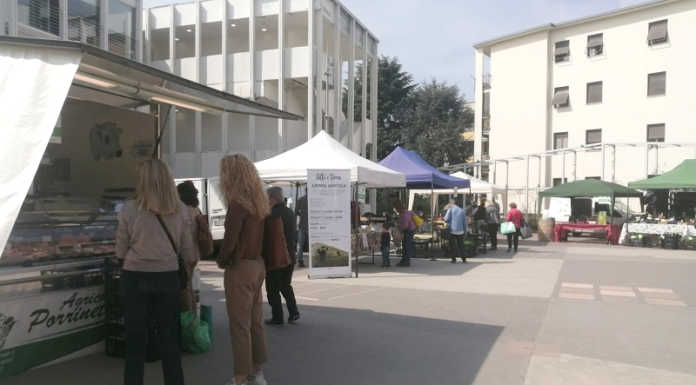 Merate, buon esordio per il mercato agricolo in centro città Mercato agricolo Merate