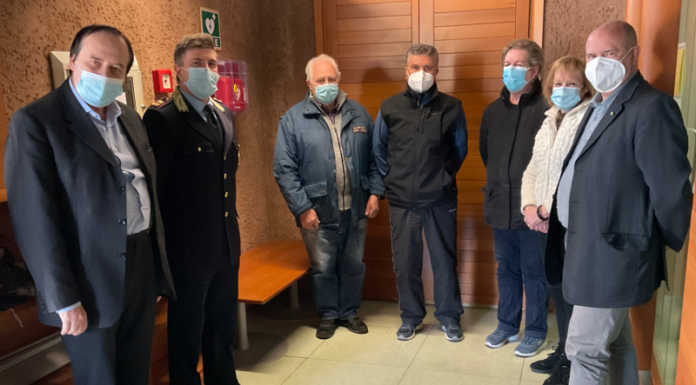 Valmadrera. In municipio c’è un nuovo defibrillatore donato al comune