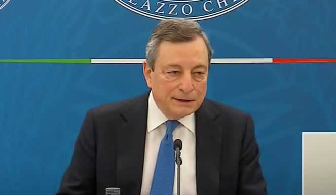 Draghi: “Riaperture dal 26 aprile”. Spostamenti, scuole e attività, ecco cosa cambierà