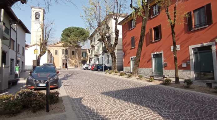 Pescarenico. Nuove piantumazioni per le aiuole di piazza padre Cristoforo