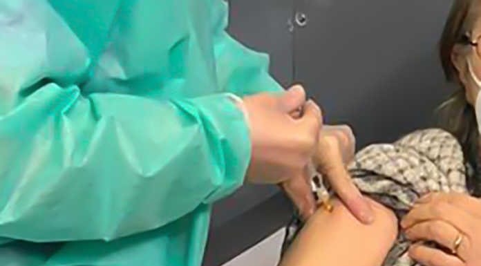 Vaccini anti-covid in farmacia, anche a Valmadrera al via la sperimentazione vaccinazione vaccini