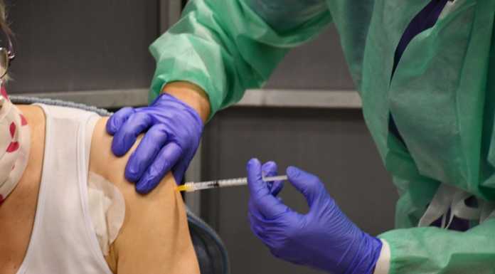 Anche nel lecchese “Vax Day” per gli over 60: sono 12 i Comuni coinvolti Vaccino