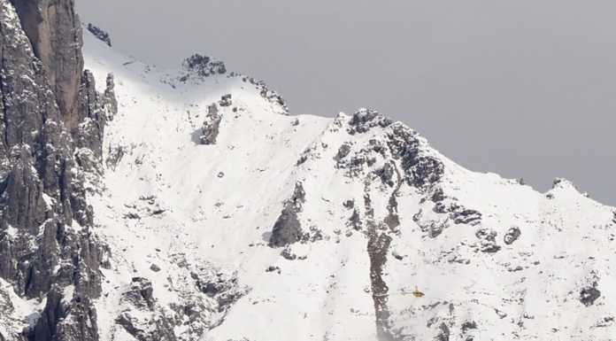 Slavina in Grignetta sulla cresta Sinigaglia, sopralluogo dei soccorsi. Nessun coinvolto valanga grignetta magnaghi (2)