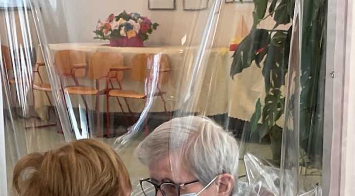 Valmadrera, una ‘porta degli abbracci’ all’Rsa Opea Pia Magistris