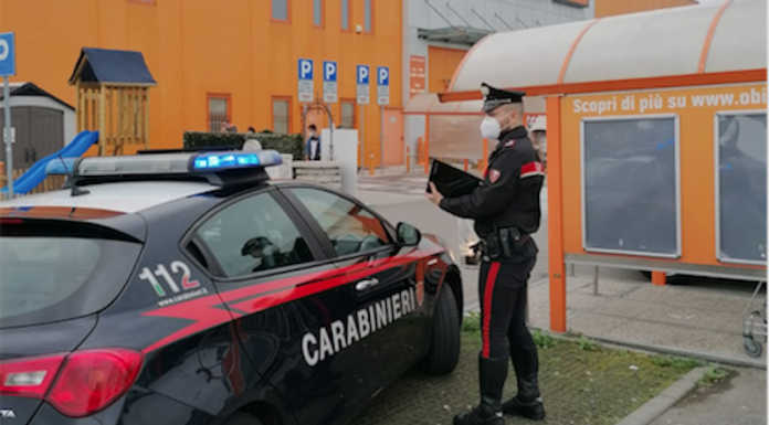 San Donato Milanese: arrestata dai carabinieri la banda della Multipla Controlli carabinieri supermercati