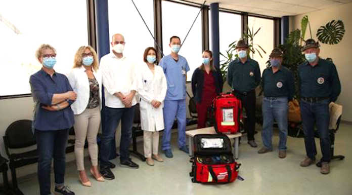 Ospedale di Merate: La Nostra Mela e gli alpini donano 3 zaini trolley per l’emergenza Donazione ospedale di Merate