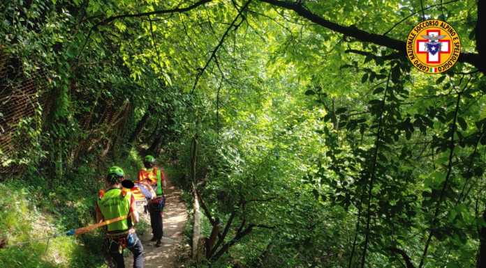 Si sente male nei pressi di Somasca, soccorsi al lavoro soccorso alpino