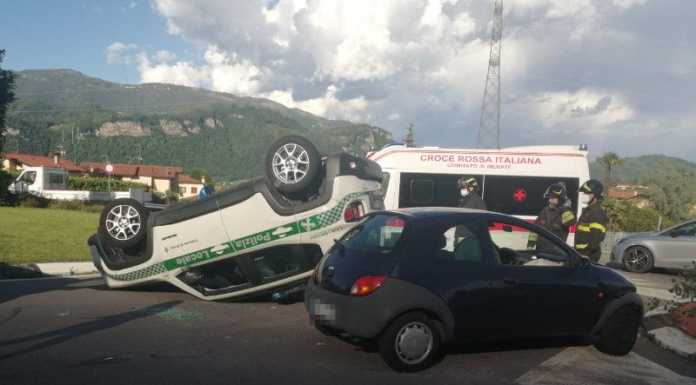 Incidente sulla Provinciale 72 ad Airuno, si ribalta un’auto della Polizia Locale incidente airuno-auto polizia locale ribaltata