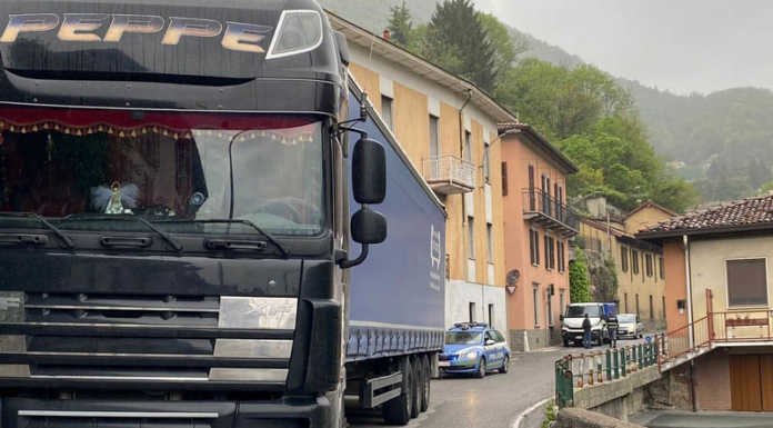 Camion in panne blocca la vecchia Lecco-Ballabio, ora strada liberata