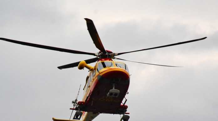 Tragico incidente nella bergamasca, camion si ribalta: un morto elisoccorso 118 elicottero (1)