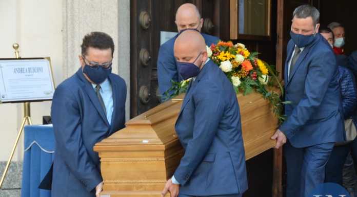 In tanti per l’addio ad Andrea Rusconi: “Eri grande così come lo saranno i tuoi bambini” funerale_andrea_rusconi_valmadrera_ballabio2