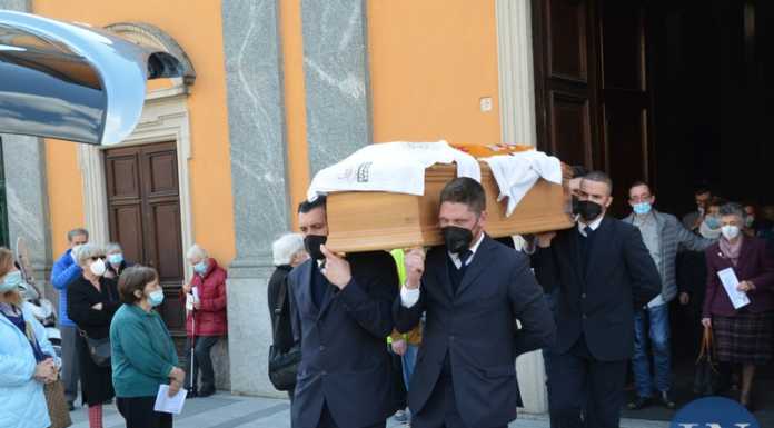 Lecco. L’addio a padre Donghi: “Grazie Roby, lasci tanta vita e tanti grappoli d’amore” funerale padre roberto donghi