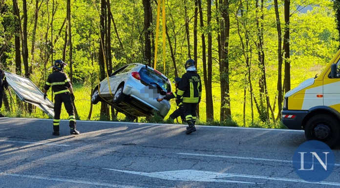 Monte Marenzo. Auto esce di strada, illesa 77enne alla guida