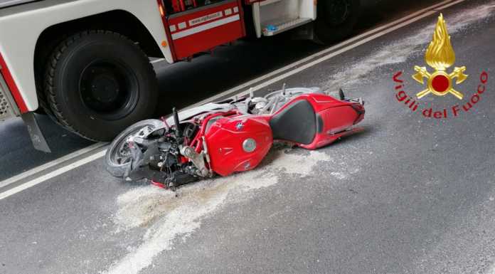 Tragico incidente a Dongo. Morto un motociclista di 47 anni Incidente mortale dongo moto