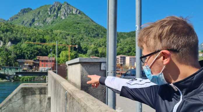 Lecco. Si butta dal Ponte Vecchio, un passante si tuffa nel fiume e lo salva Il giovane che ha tentato di far desistere l'uomo dal buttarsi nel fiume