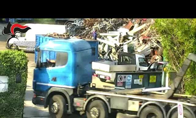Colico al centro di un traffico di rifiuti ferrosi: cinque arresti
