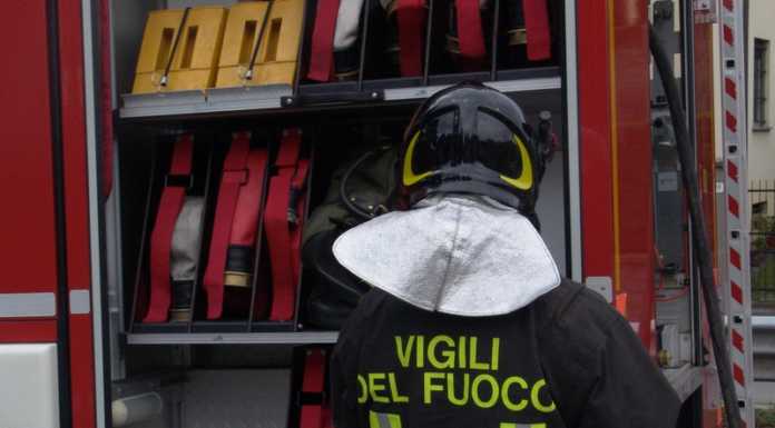 Dervio, incidente sulla SP72, quattro persone coinvolte vigili del fuoco pompieri (1)