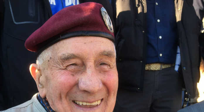 Addio Carlo Murelli, Leone della Folgore di El Alamein: “Era un padre per tutti noi” Carlo Murelli, Leone della Folgore di El Alamein