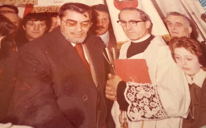 Giorgio Brumat con Don Lino Luraschi durante l'inaugurazione della nuova sede dell'aido olginate