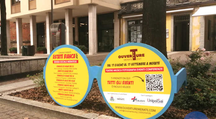 Merate, in piazza gli occhiali giganti per “vedere” gli appuntamenti dell’estate Bianca