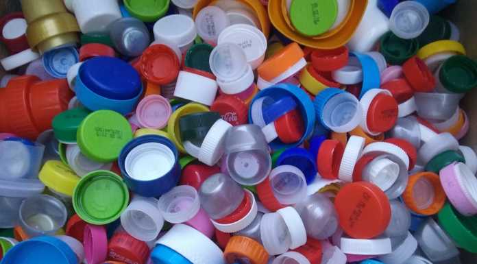 Calolziocorte. Raccolta di tappi di plastica a favore di FMS onlus Tappi di plastica