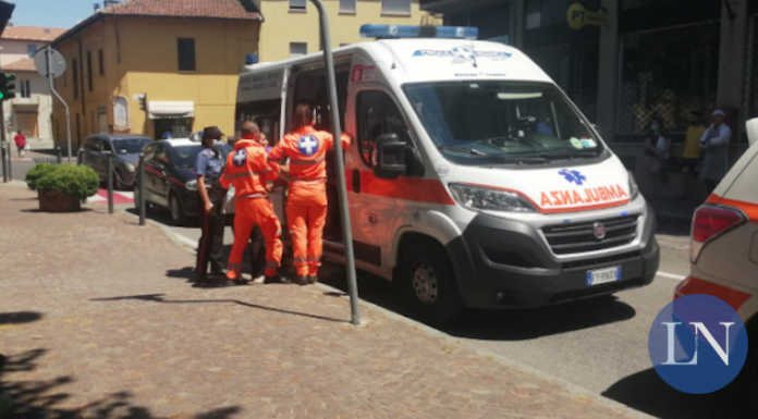 Verderio. Giocano in strada con un coltello e feriscono una familiare