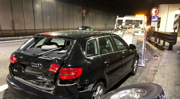 Lecco. Incidente nel tunnel, mezzo pesante in avaria. Traffico deviato incidente sottopasso galleria san martino lecco - giugno 2021