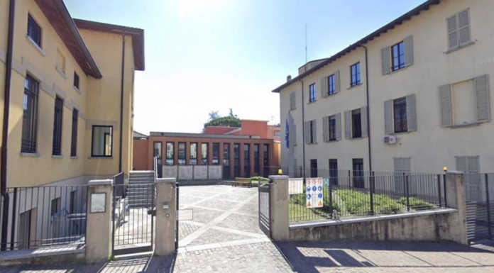 Calolziocorte. Cambiano gli orari per il punto tamponi L'ingresso delle sale espositive