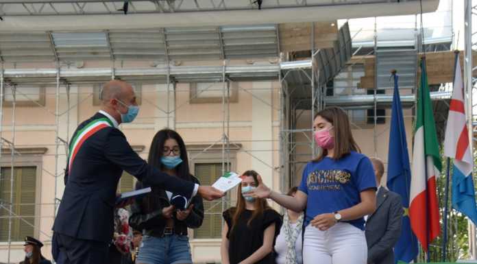 Costituzione ai 18enni e cittadinanze civiche ai bimbi: “Siete il nostro presente e futuro”