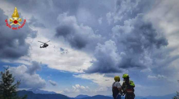 Premana, escursionista si perde: recuperato dall’elicottero dei pompieri