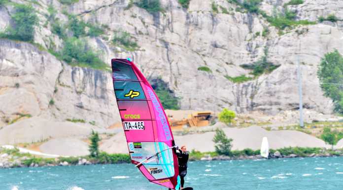 Il Windsurf Club Valmadrera torna in acqua con il trofeo Riccardo Bechis am surf