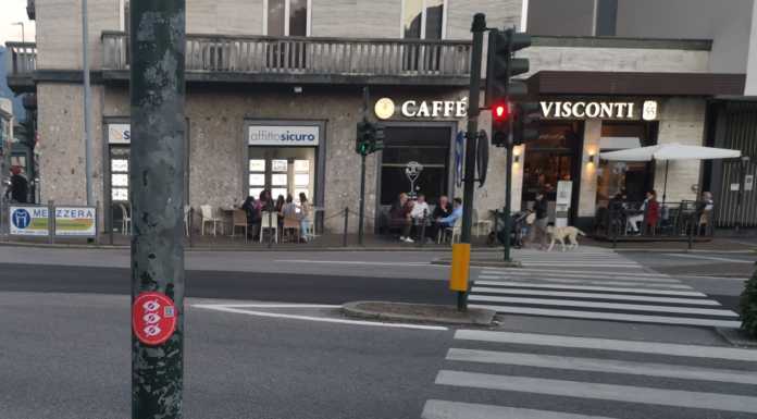 Semafori e segnali acustici, un’iniziativa ‘denuncia’ i disagi dei non vedenti