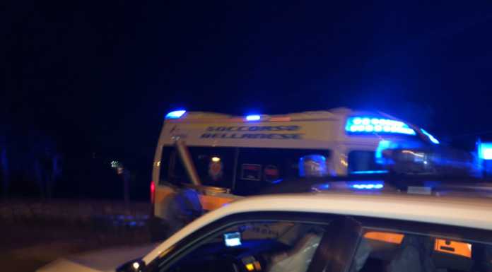Dervio. Schianto nella notte in via Matteotti, grave un 20enne