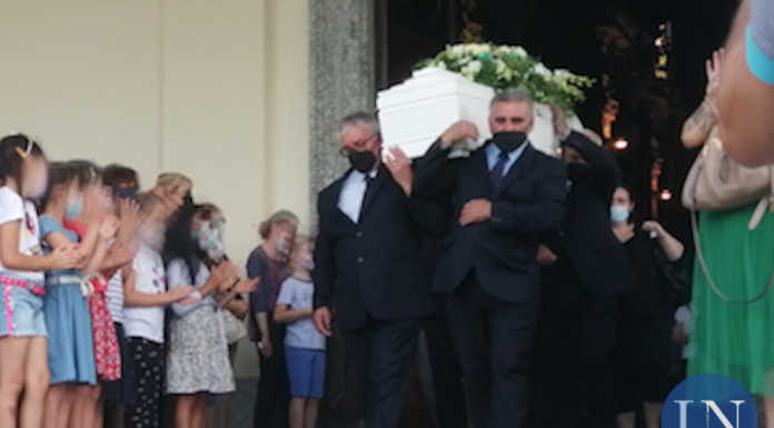 Calco si ferma per l’addio al piccolo Andrea, un angelo biondo volato in cielo troppo presto Funerale Andrea Casiraghi