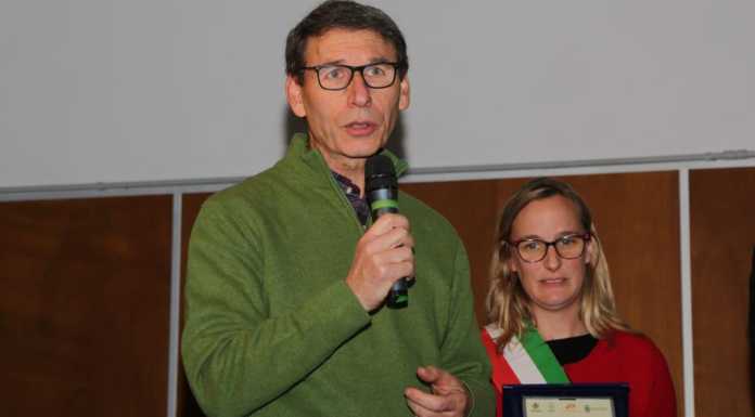 Oggiono. E’ grande il dolore per la morte del dottor Angelo Barbagallo Il dottor Angelo Barbagallo con il sindaco di Oggiono Chiara Narciso