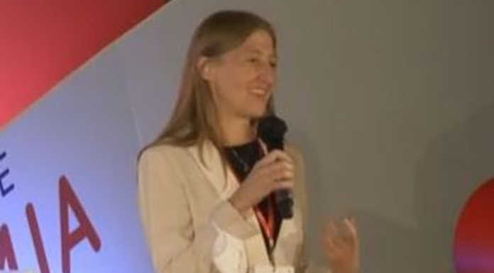 Scuola. La lecchese Laura Arrigoni tra i migliori 10 insegnanti europei La professoressa lecchese Laura Arrigoni