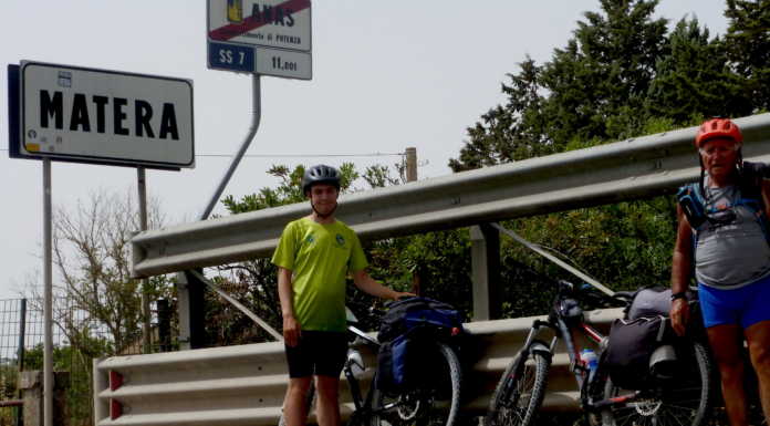 A Matera in bici da Lecco. Obiettivo raggiunto per nonno Pasquale e il nipote Gabriele Lecco Matera Bici Pasquale e Gabriele Larosa