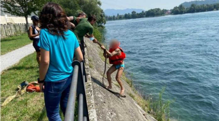 Cartiera dell’Adda. Lavoratori eroi salvano la vita a uomo risucchiato dalla corrente Salvataggio uomo fiume cartiera dell'adda calolzio