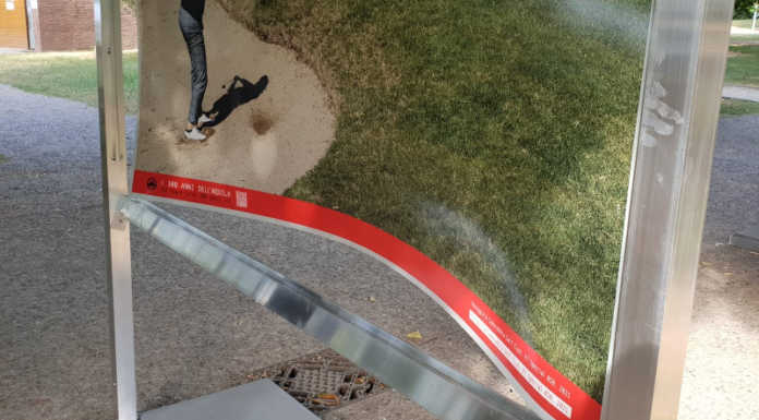 Mandello. Vandalizzata la mostra fotografica dedicata alla Moto Guzzi mostra moto guzzi mandello vandali