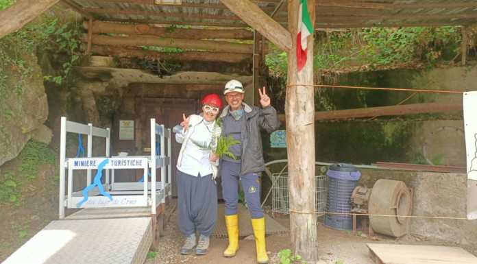 Il risotto cucinato in miniera dalla top chef: grande partecipazione a Cortabbio