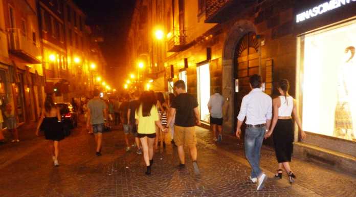 Confcommercio. Un altro giovedì estivo con shopping di sera shopping di sera