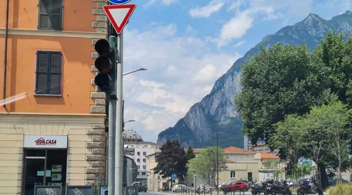 Lecco. Blackout nella zona del centro, semafori KO