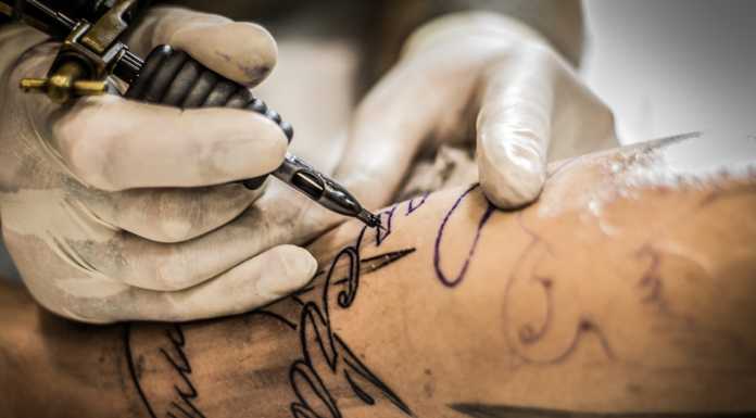 Piercing e tatuaggi: scattano regole più stringenti in Lombardia