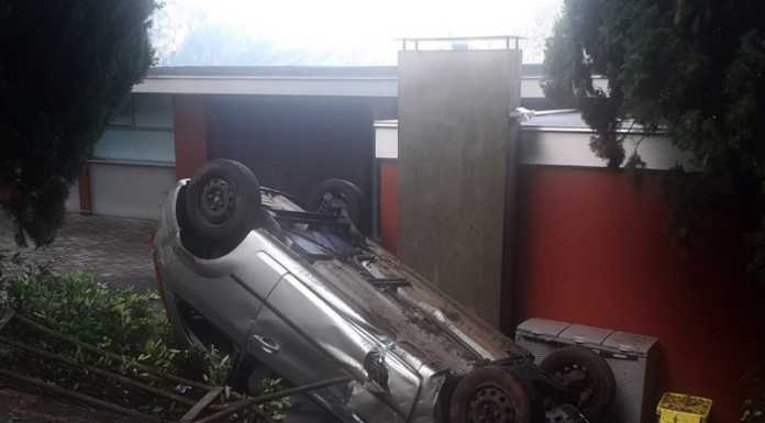 Varenna auto si ribalta sulla provinciale: ferito un 26enne