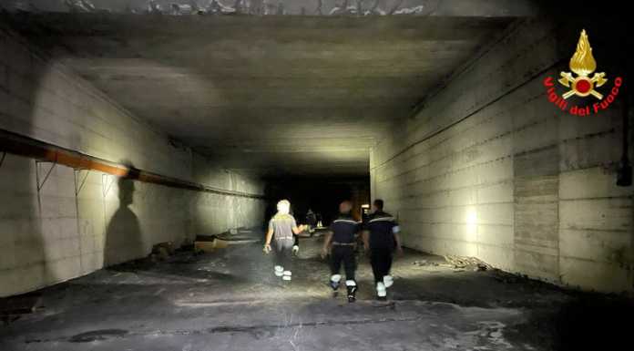 Tunnel dell’attraversamento. Esercitazione dei pompieri alle uscite di sicurezza