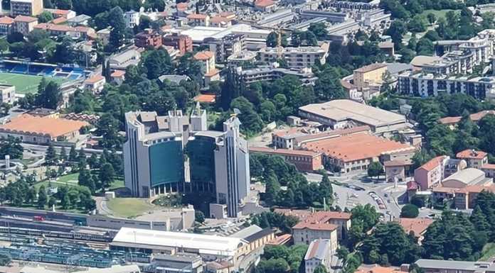 Incendio alla Meridiana. Rientrano a casa gli abitanti evacuati dalla torre
