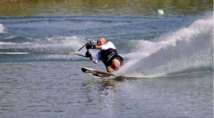 Sci nautico. Gran ritorno alle gare per Giorgio Rusconi: due ori, un argento e un bronzo Giorgio Rusconi in azione nello Slalom ai recenti Campionati Italiani (© Valentina Aureli)