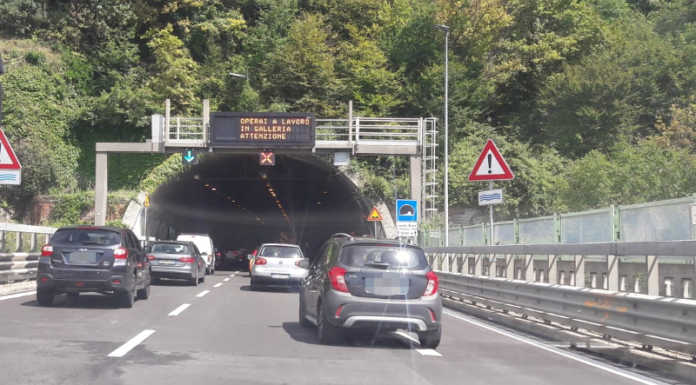 Lavori sulla SS36 all’altezza del tunnel del Barro, code verso Lecco Code ss36 galleria monte barro