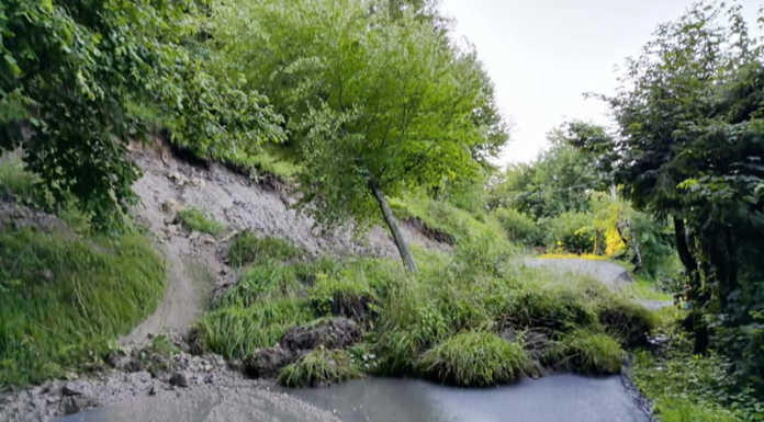 Ballabio: riaperta la Sp62 a Balisio chiusa nella notte, smottamento in via Mauri Frana in via Carlo Mauri ai Resinelli