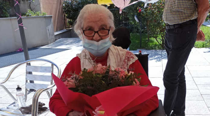 Rsa Borsieri. La signora Maria Leonetti festeggia 100 anni Maria Leonetti 100 anni compleanno